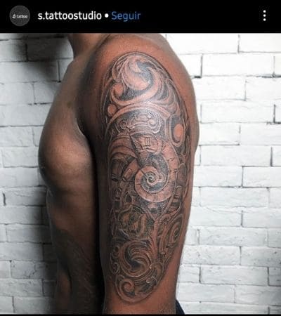 Tatuagem realismo no braço.